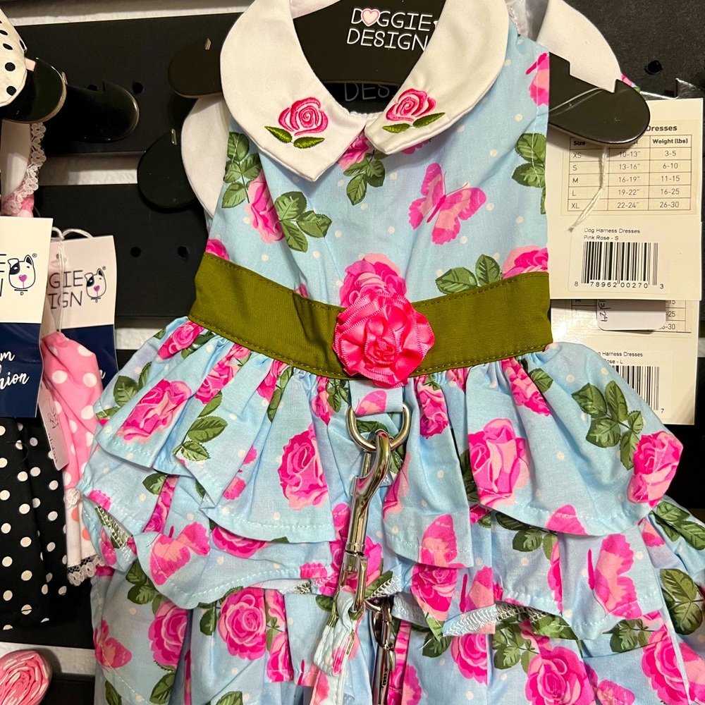 Pet Dress.  Size large. Floral ruffled pink and green spring dog, cat dress. NWT